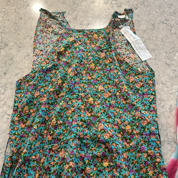 Maxi - Picture 2 of 2